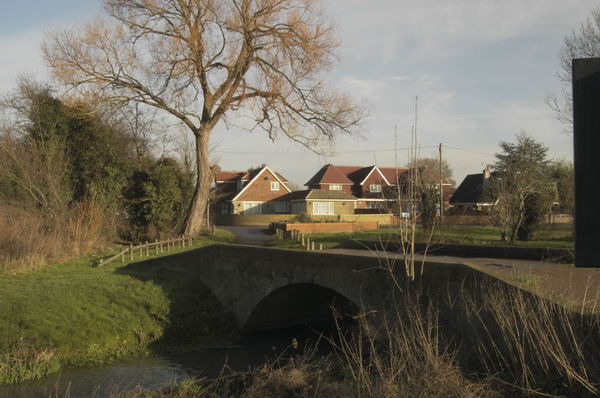 Picture &copy; Peter Marshall, 2004