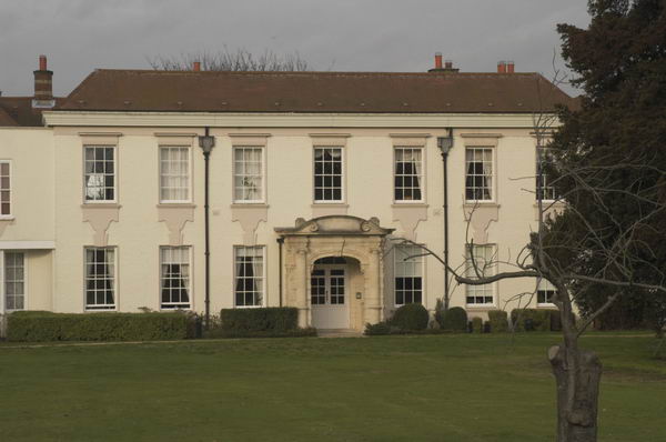 Picture &copy; Peter Marshall, 2004