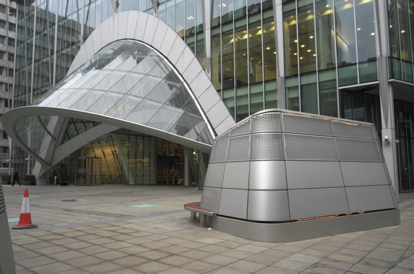 Picture &copy; Peter Marshall, 2004