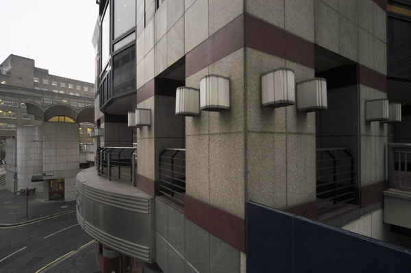 Picture &copy; Peter Marshall, 2004