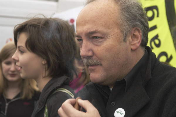 Picture &copy; Peter Marshall, 2004