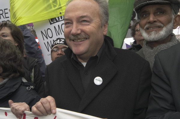 Picture &copy; Peter Marshall, 2004