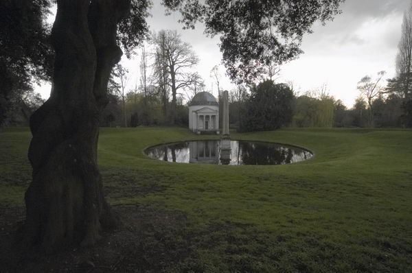 Picture &copy; Peter Marshall, 2004