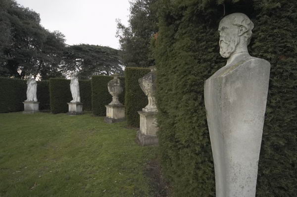 Picture &copy; Peter Marshall, 2004