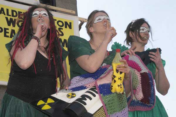 Picture &copy; Peter Marshall, 2004