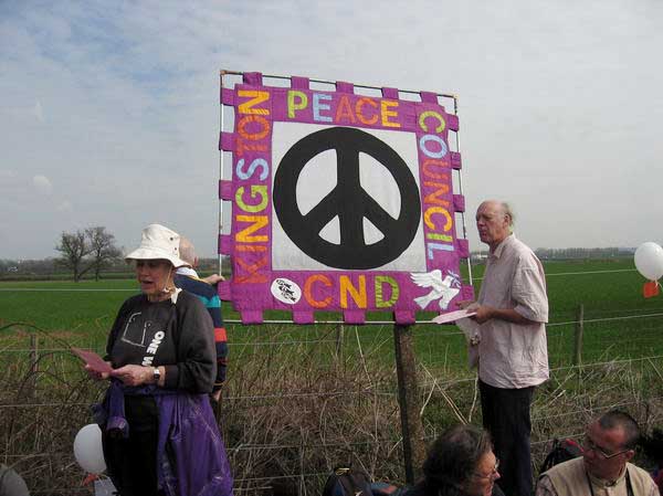 Picture &copy; Peter Marshall, 2004