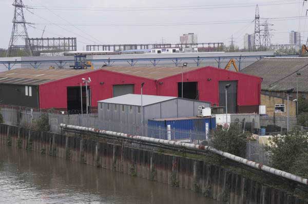 Picture &copy; Peter Marshall, 2004