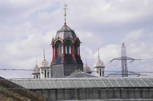 Picture &copy; Peter Marshall, 2004