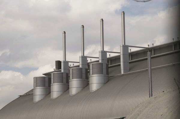 Picture &copy; Peter Marshall, 2004