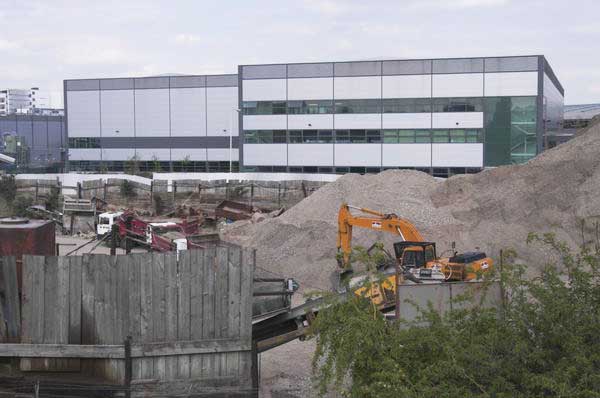 Picture &copy; Peter Marshall, 2004