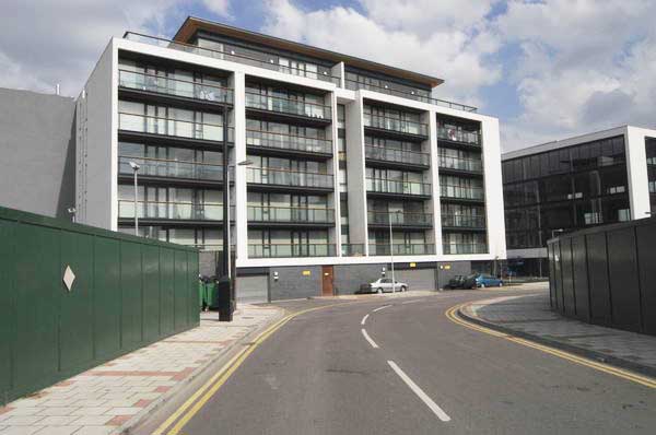 Picture &copy; Peter Marshall, 2004