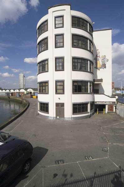 Picture &copy; Peter Marshall, 2004