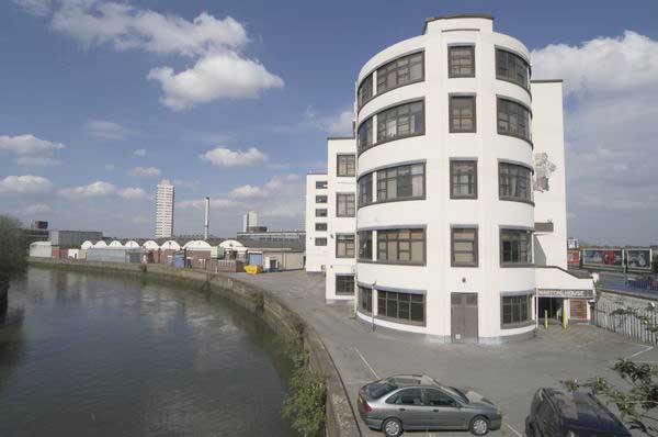 Picture &copy; Peter Marshall, 2004