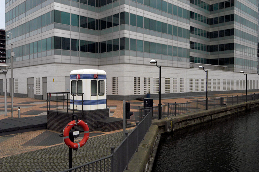 Picture &copy; Peter Marshall, 2004