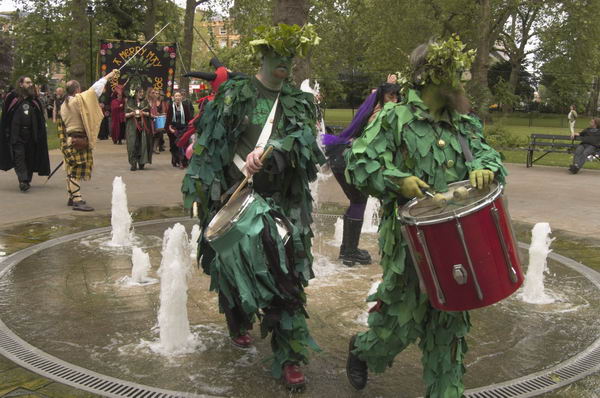 Picture &copy; Peter Marshall, 2004