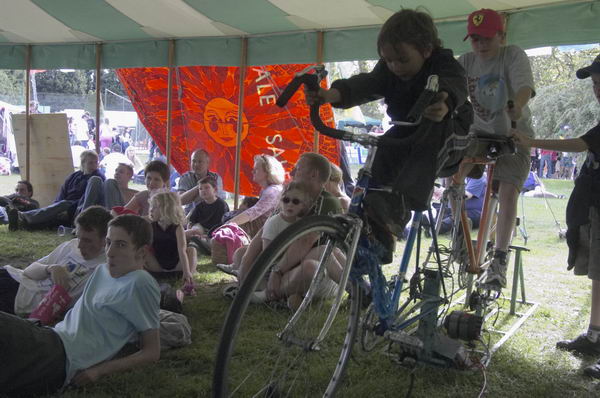 Picture &copy; Peter Marshall, 2004