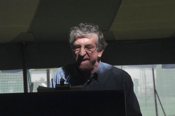 Picture &copy; Peter Marshall, 2004