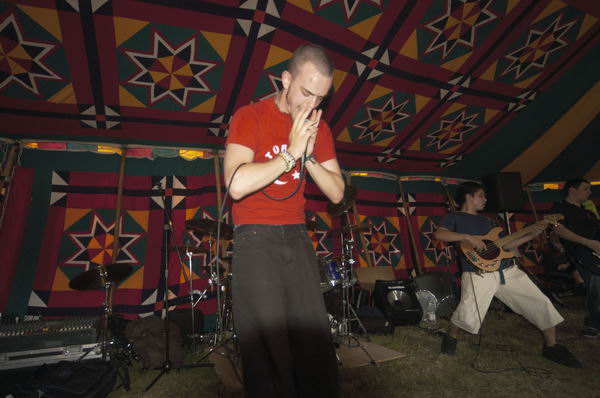 Picture &copy; Peter Marshall, 2004