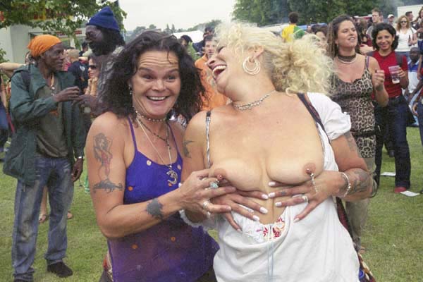 Picture &copy; Peter Marshall, 2004