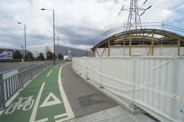 Picture &copy; Peter Marshall, 2004