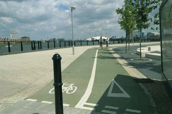 Picture &copy; Peter Marshall, 2004