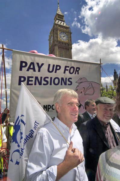 Picture &copy; Peter Marshall, 2004