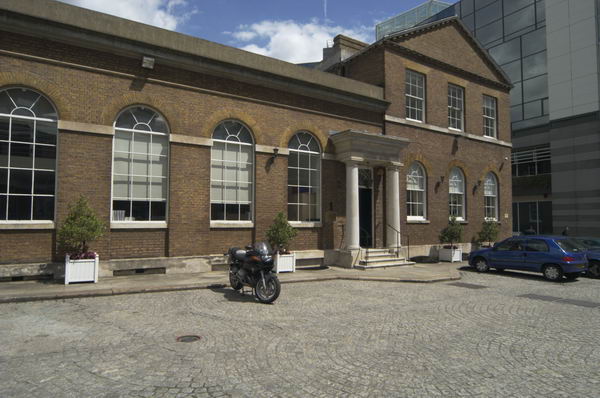 Picture &copy; Peter Marshall, 2004