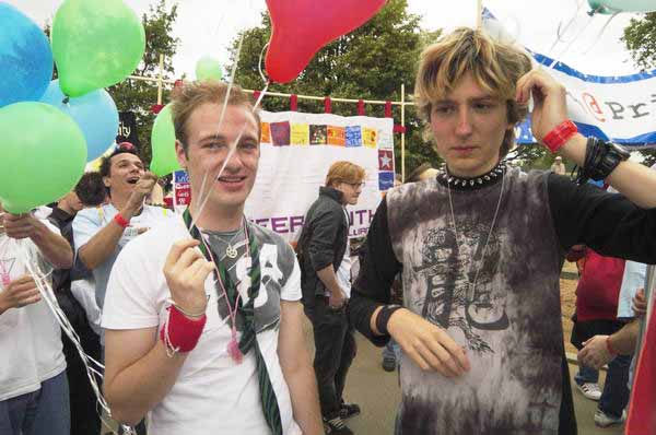 Picture &copy; Peter Marshall, 2004