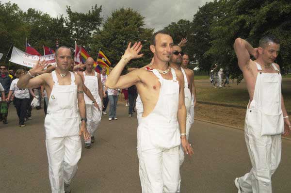 Picture &copy; Peter Marshall, 2004