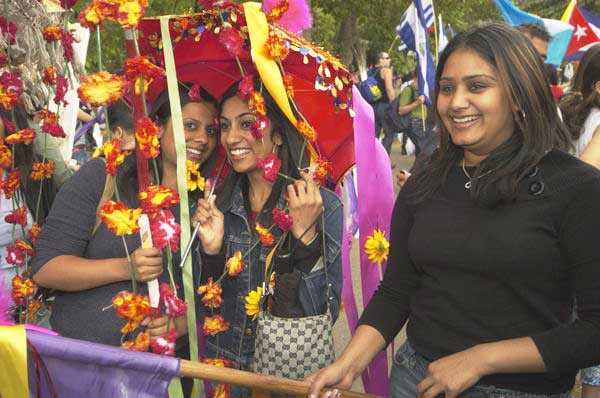 Picture &copy; Peter Marshall, 2004