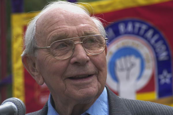 Picture &copy; Peter Marshall, 2004