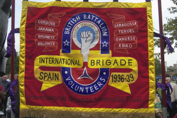 Picture &copy; Peter Marshall, 2004