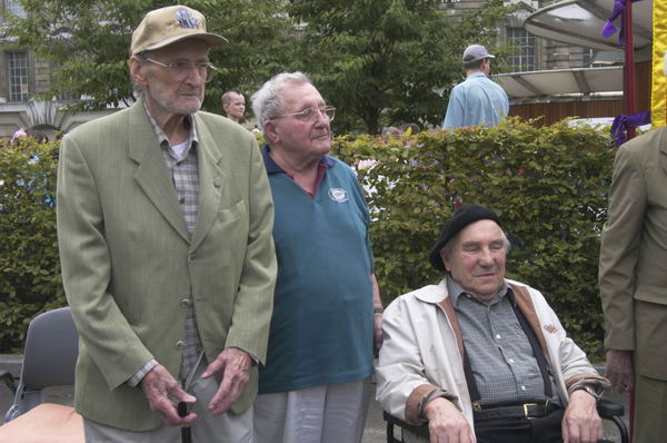 Picture &copy; Peter Marshall, 2004