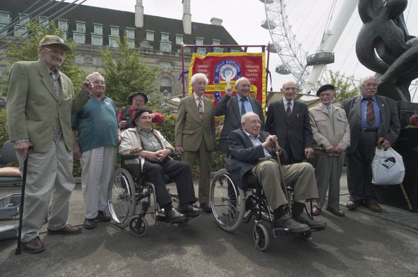 Picture &copy; Peter Marshall, 2004