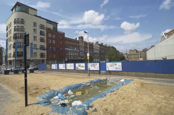 Picture &copy; Peter Marshall, 2004