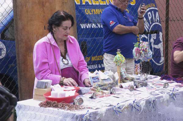 Picture &copy; Peter Marshall, 2004