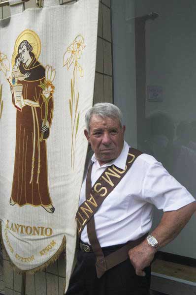 Picture &copy; Peter Marshall, 2004