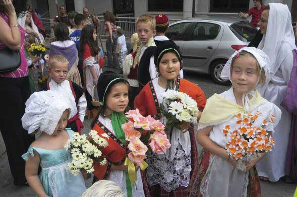 Picture &copy; Peter Marshall, 2004