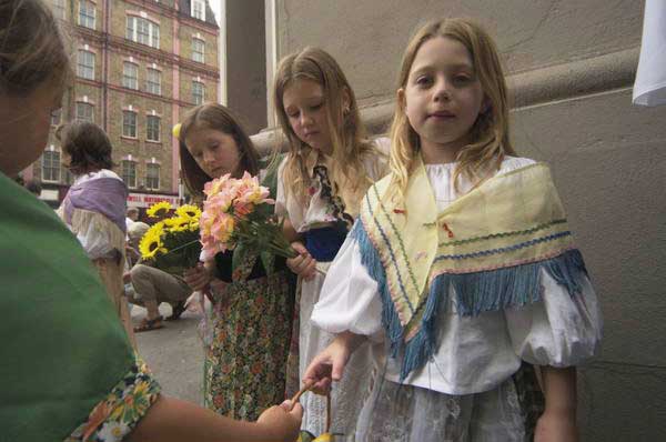 Picture &copy; Peter Marshall, 2004