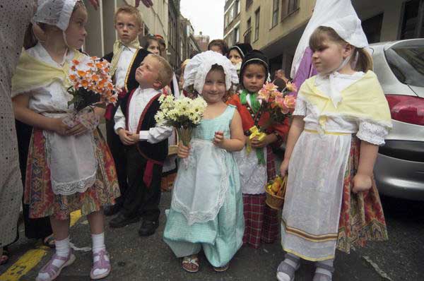 Picture &copy; Peter Marshall, 2004