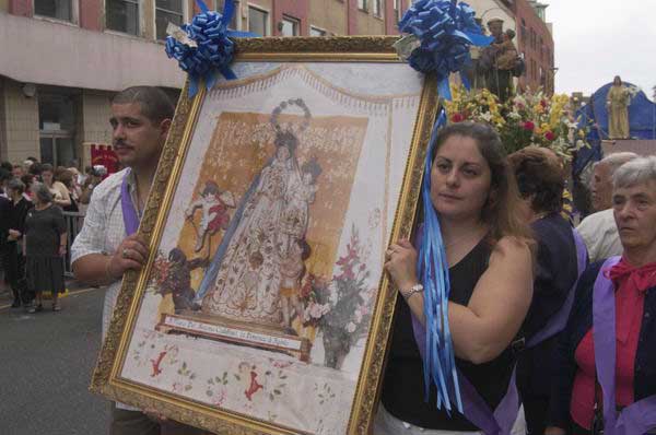 Picture &copy; Peter Marshall, 2004