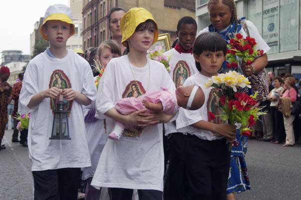 Picture &copy; Peter Marshall, 2004