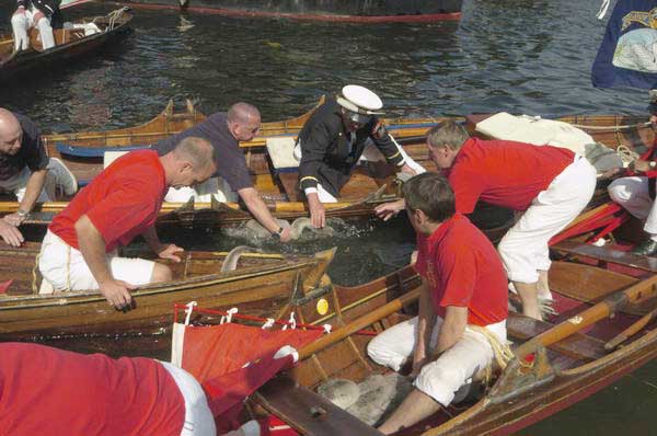 Picture &copy; Peter Marshall, 2004