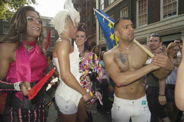 Picture &copy; Peter Marshall, 2004