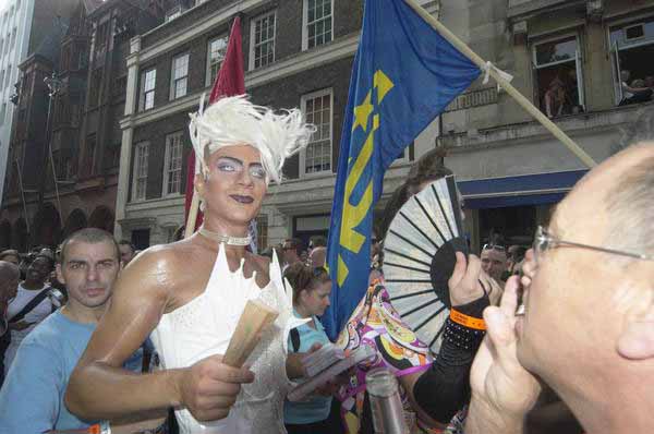 Picture &copy; Peter Marshall, 2004