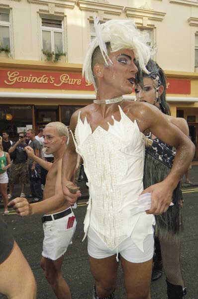 Picture &copy; Peter Marshall, 2004