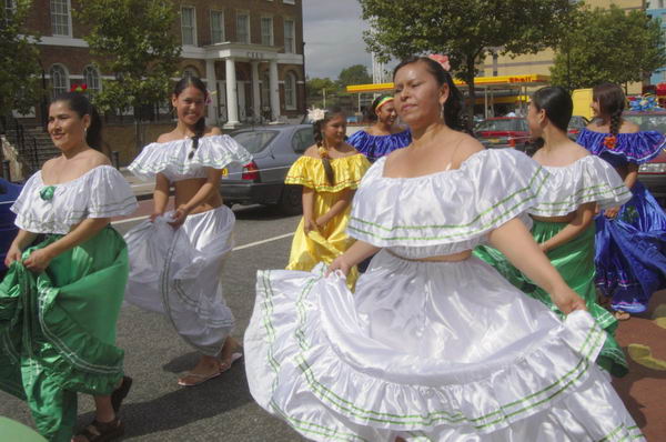 Picture &copy; Peter Marshall, 2004