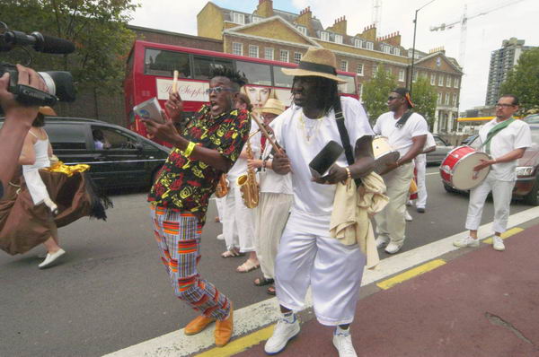 Picture &copy; Peter Marshall, 2004