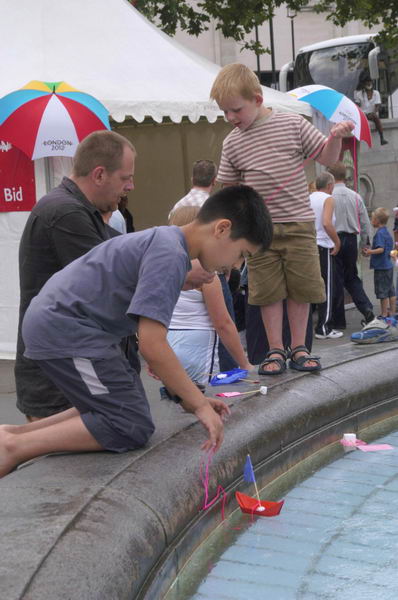 Picture &copy; Peter Marshall, 2004