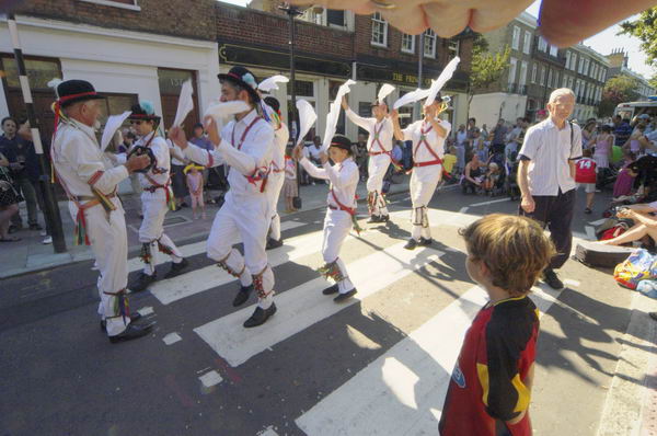Picture &copy; Peter Marshall, 2004
